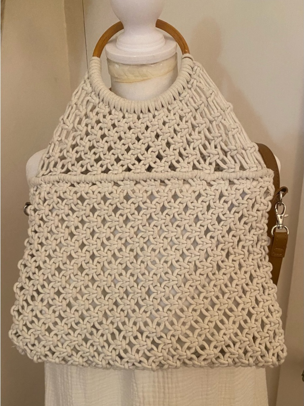 Woven Macramé Crossbody Bag with Wooden Rings - White - Picture 8 of 13